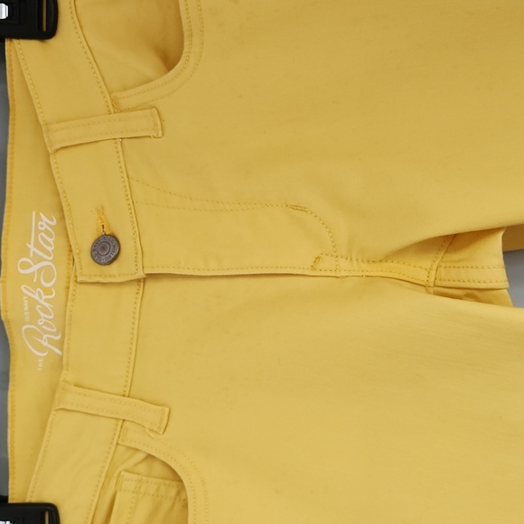 Old Navy, Woman's Sz 8, Mid Rise, Lemon Yellow, 3 Pockets Front, 2 in Back - Picture 5 of 12